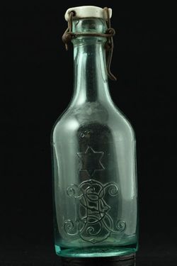 Fľaša, sklo, porcelán, drôt - M00091